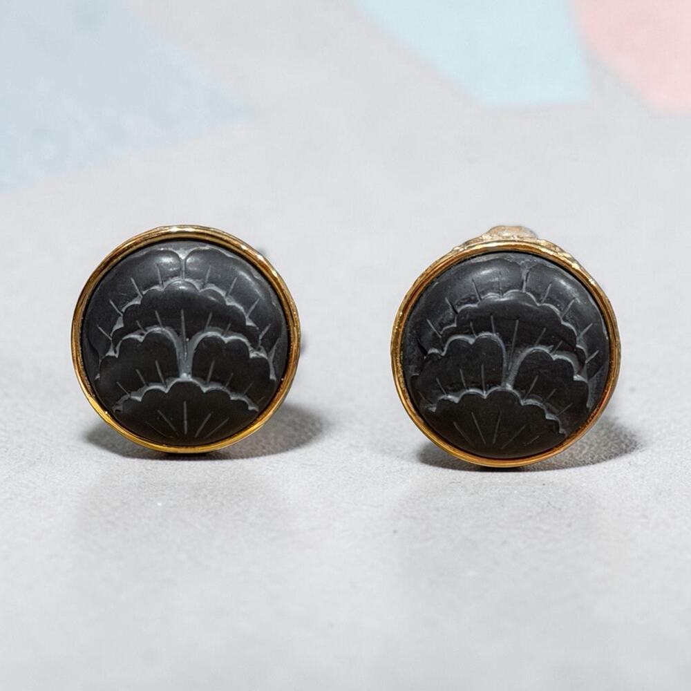 Givenchy Paris New York Carved Fan Onyx Black Gold Tone Clip On Earrings 80s